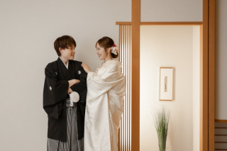 フォトウェディングなら春の河川敷がおすすめ！　桜風景を堪能しよう