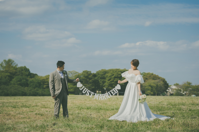 フォトウェディングでも変わらずの人気の「純白のウェディングドレス」起源と意味は？