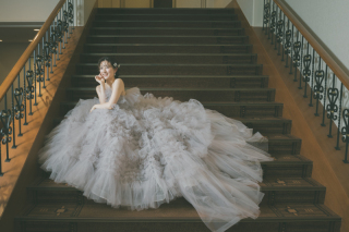  LINEのお友達追加で衣装をチェックしてみませんか？