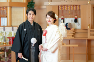 姿勢と歩き方、写真写りをマスターしてカッコいい新郎に!