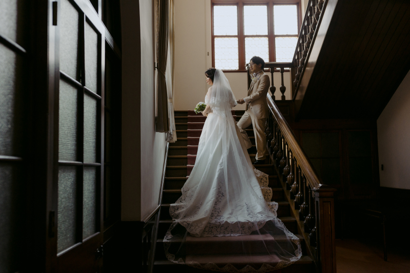 ウェディングドレス姿を美しく見せる! 花嫁の「基本の姿勢」とは?