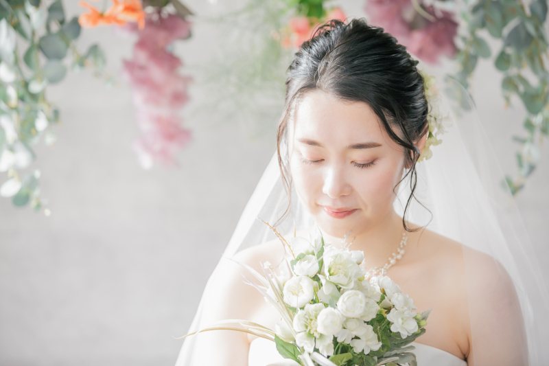 ウェディングドレスの白にも種類があるって知ってた？