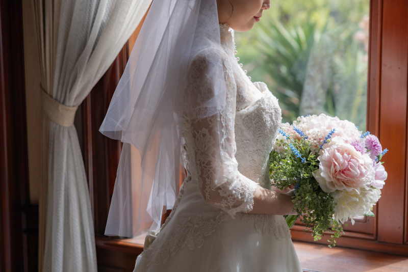 前撮り時のブーケはどうする？「生花」と「造花」どっちがいい？