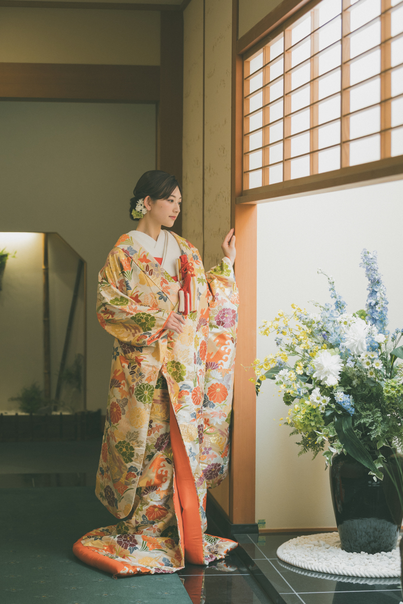 婚礼衣装「色打掛」に込められた意味とは？　柄の由来もチェックしよう