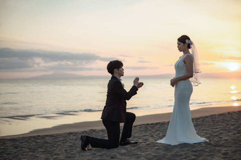 鎌倉&ldquo;七里ヶ浜&rdquo;で前撮り！　素敵なオーシャンウェディングフォトを