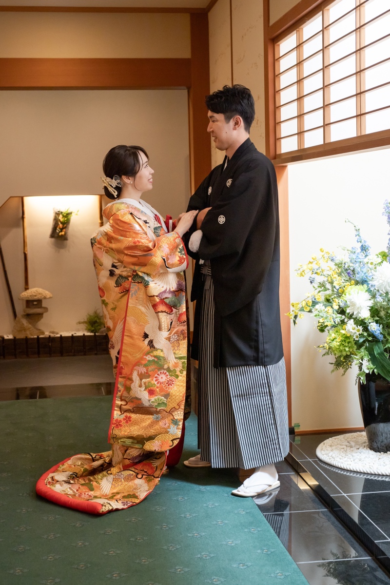 婚礼衣装「色打掛」に込められた意味とは？　柄の由来もチェックしよう