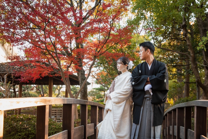 紅葉シーズンでの前撮りで選びたい! 秋色に調和する和装の色打