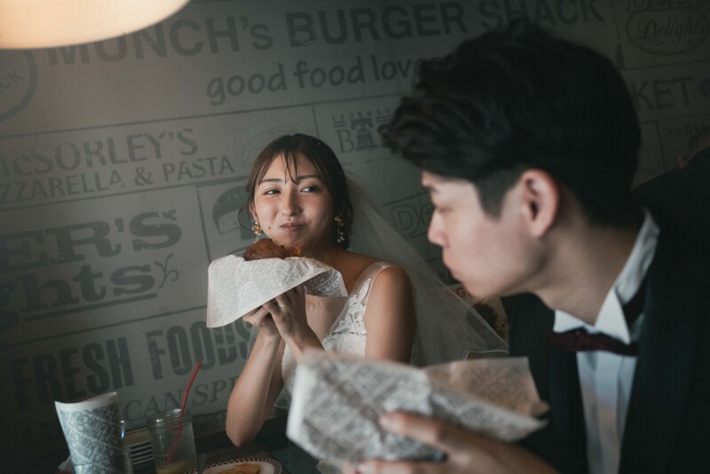 【夜景フォトウェディング】東京の街が舞台。きらめく光に包まれる特別な一枚を