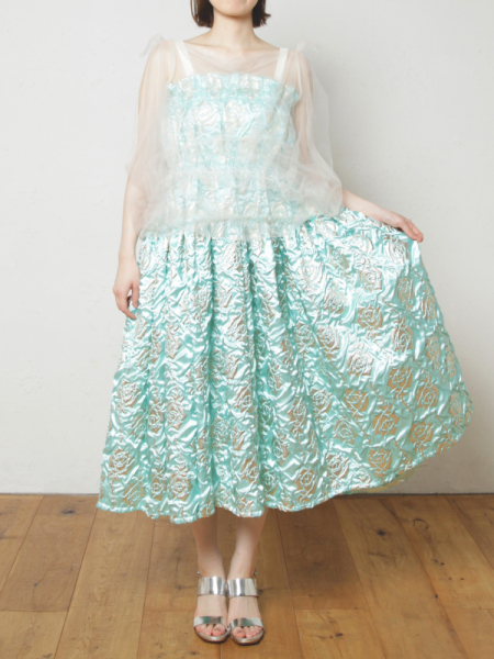 春夏の撮影に・・・サンダルコーデ”｜軽やかに魅せる足元アレンジ