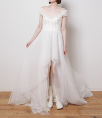 ふわりと揺れる透明感。｜チュール素材で叶える冬のコーデ5選