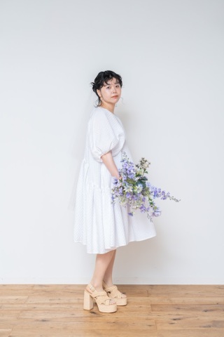 春夏の撮影に・・・サンダルコーデ”｜軽やかに魅せる足元アレンジ