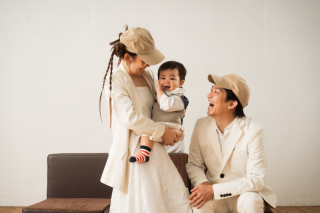 【ファミリーフォト＆ペットフォト】アットホームなスタジオでみんなの笑顔を残そう♪