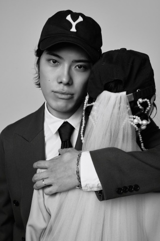 色をそぎ落とす美学 ― モノクロで残すフォトウエディング