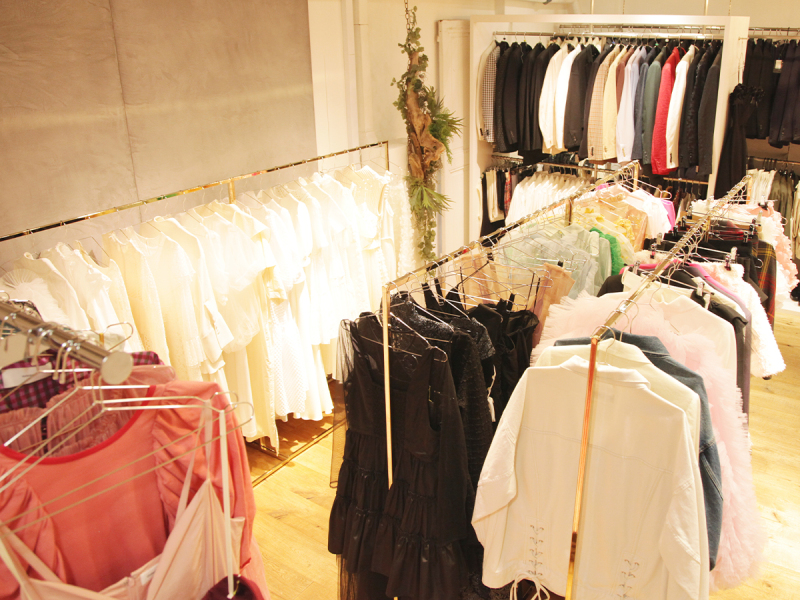 10万点の衣装!Cli'o Aura店内のご紹介