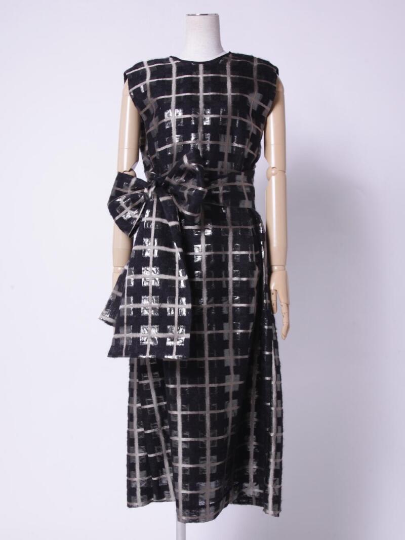 黒とオレンジで楽しむ“大人のハロウィンコーデ”|光と影をまとう5つのスタイル