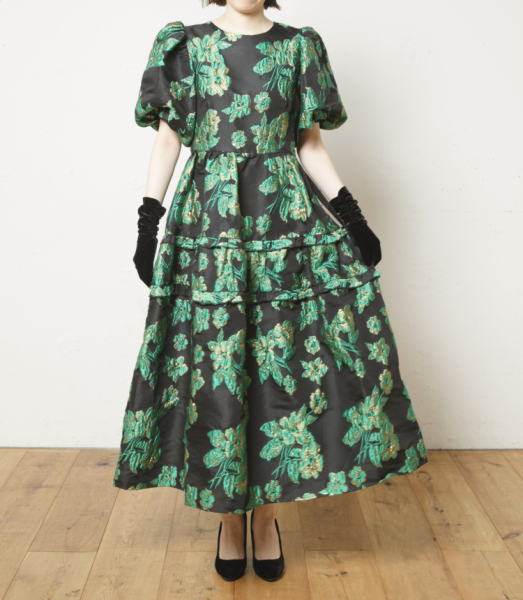 黒とオレンジで楽しむ“大人のハロウィンコーデ”|光と影をまとう5つのスタイル