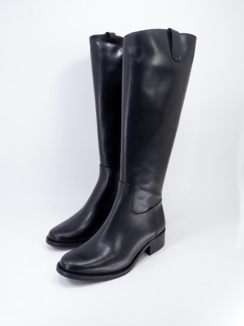 秋冬スタイルに欠かせない“ブーツコーデ”｜丈と素材で変わる撮影の印象