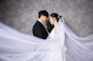 おふたりの笑顔が止まらない！衣装2着で楽しむブライダルフォト