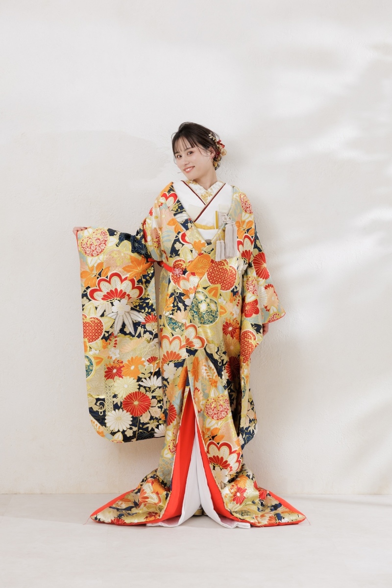 色で変わる、花嫁の印象 ― 色打掛の魅力 ―