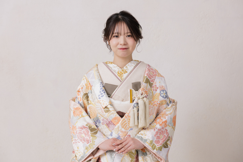 色で変わる、花嫁の印象 ― 色打掛の魅力 ―