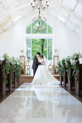 【ウェディングとカラードレス!】2着着ちゃう?