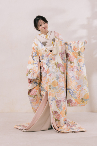 色で変わる、花嫁の印象 ― 色打掛の魅力 ―