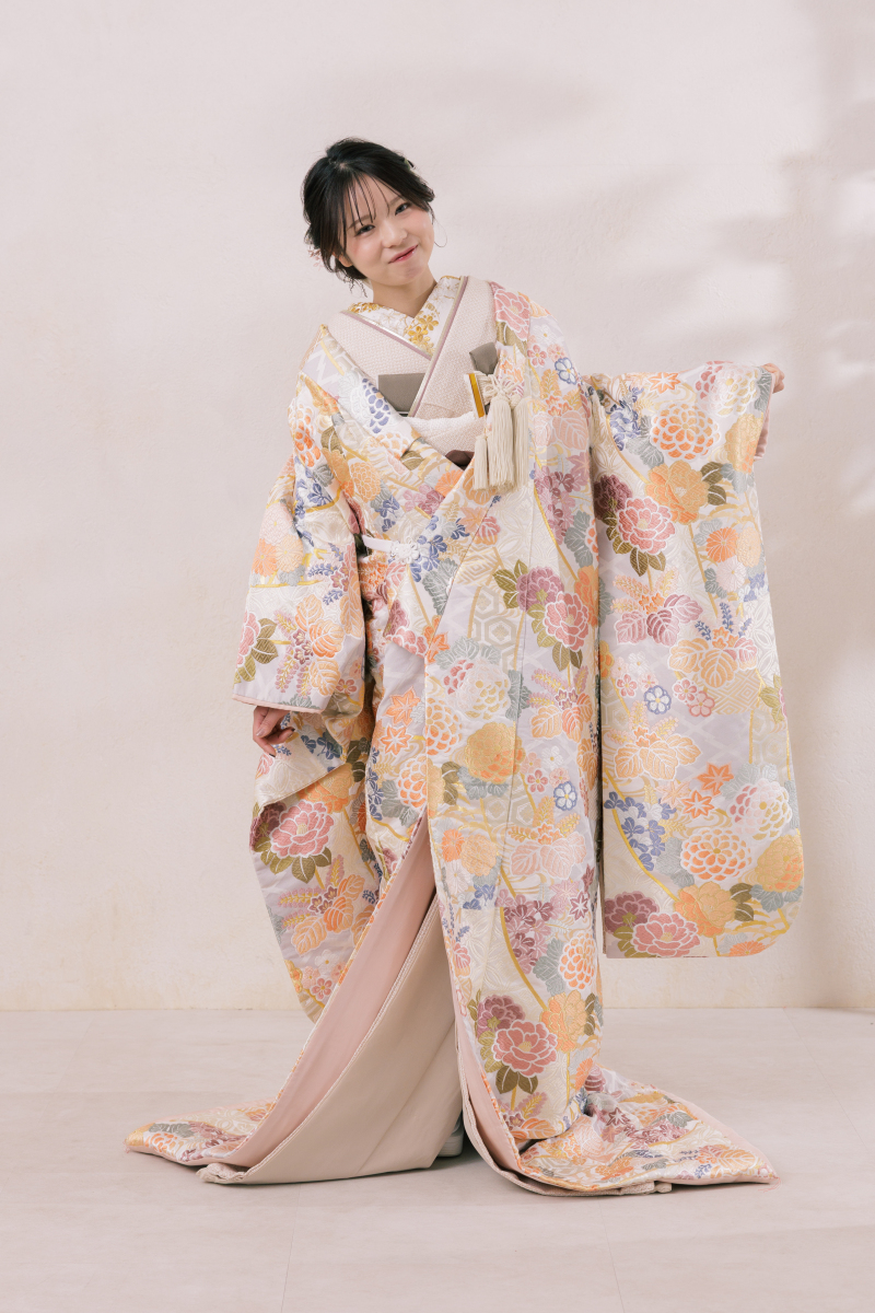 色で変わる、花嫁の印象 ― 色打掛の魅力 ―