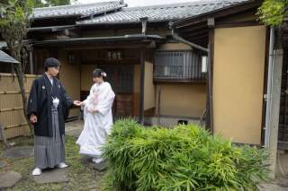 伝統と自然な空間でのロケーション撮影