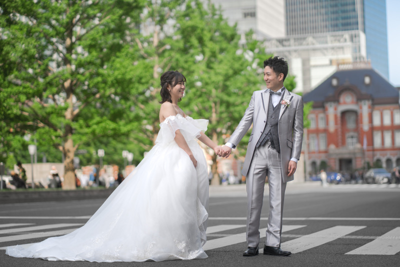 【ドレス】シルエットで変わる。“私らしい”一着を見つけるコツ