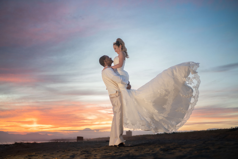 【ブーケを持つ手】その仕草が語るもの