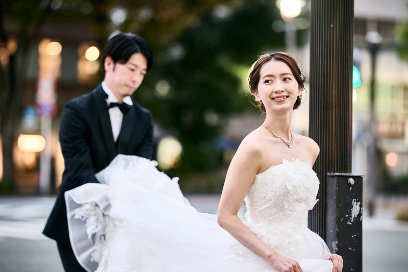 【冬の花嫁を美しく】ニットショール&times;ドレスのあたたかコーデ