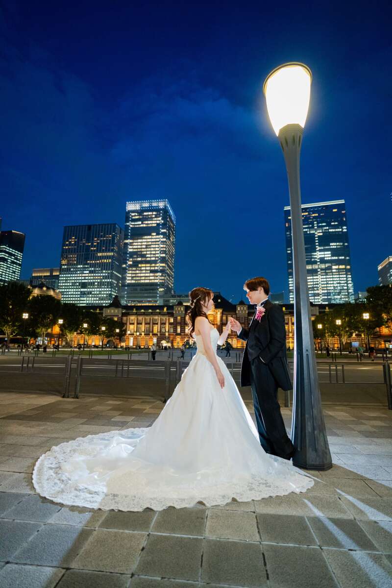 【街角の光】&ldquo;歩きショット&rdquo;で引き出す自然体の魅力