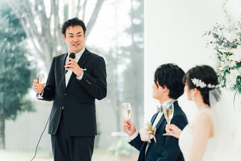 結婚式の乾杯あいさつ、誰に頼むべき?