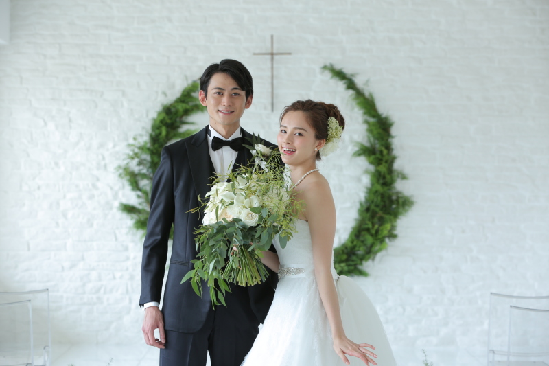 \知ってて欲しいこの選択肢/結婚写真とお食事会で家族の結婚式をシンプル&リーズナブルに【PR】