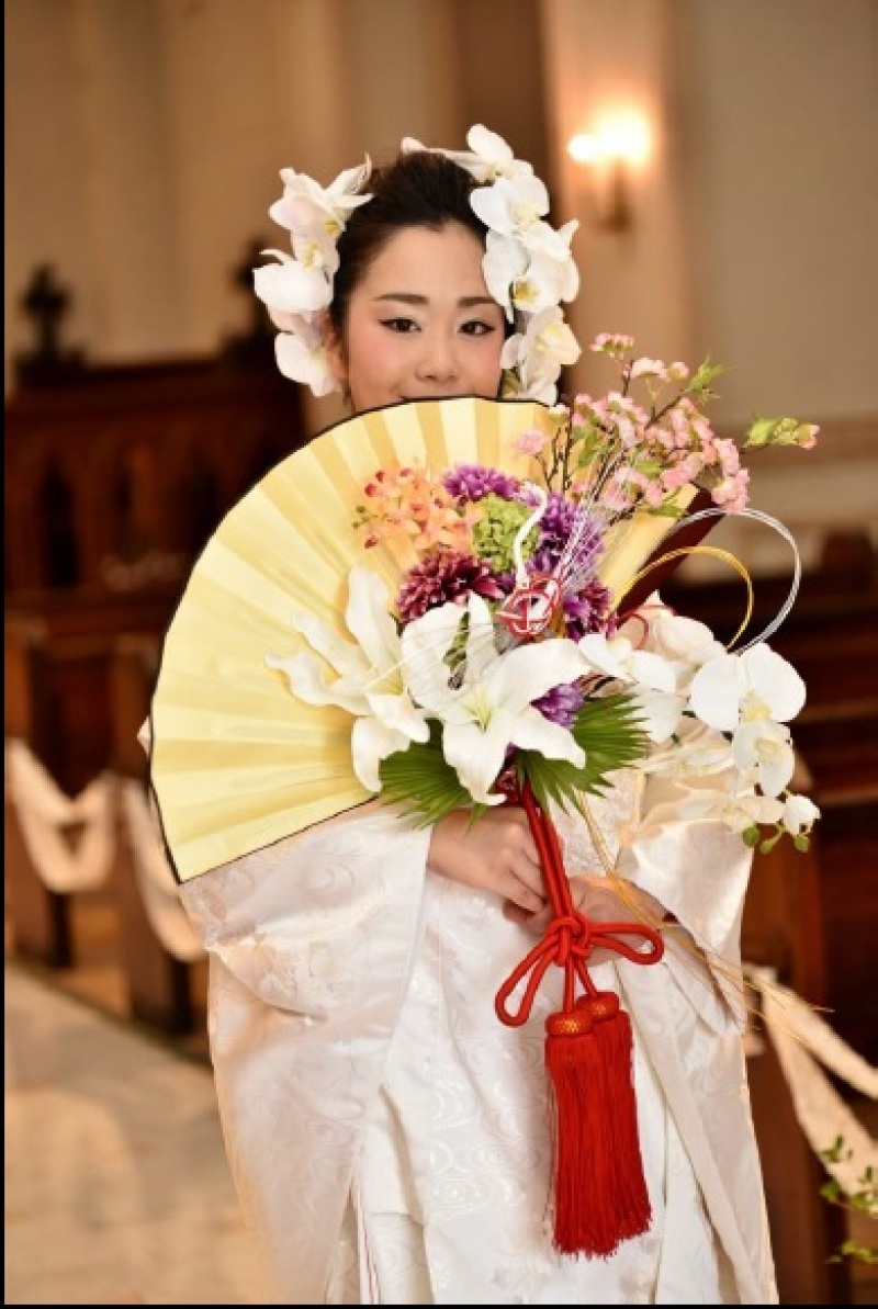和装ブーケ 造花 着用画像あり ボールタイプだけじゃない！ 和装×ブーケ 最旬SNAP6｜ゼクシィ