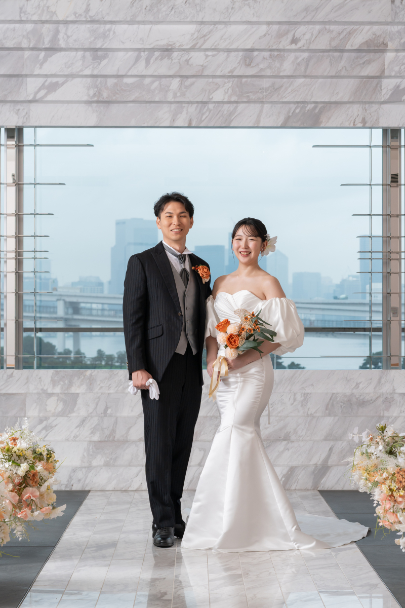 衣装と表情がしっかりと見えるお写真撮影から。