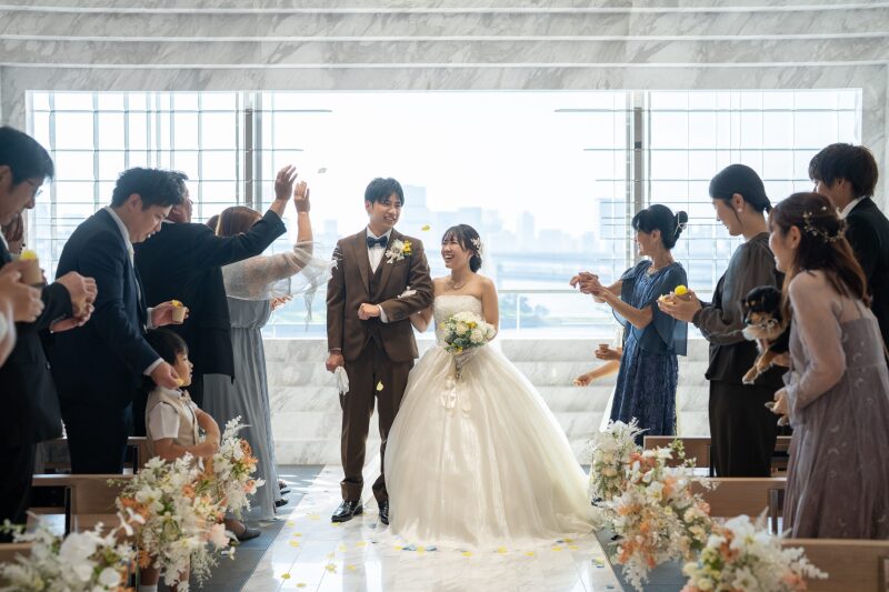 笑顔でみんなに祝われて