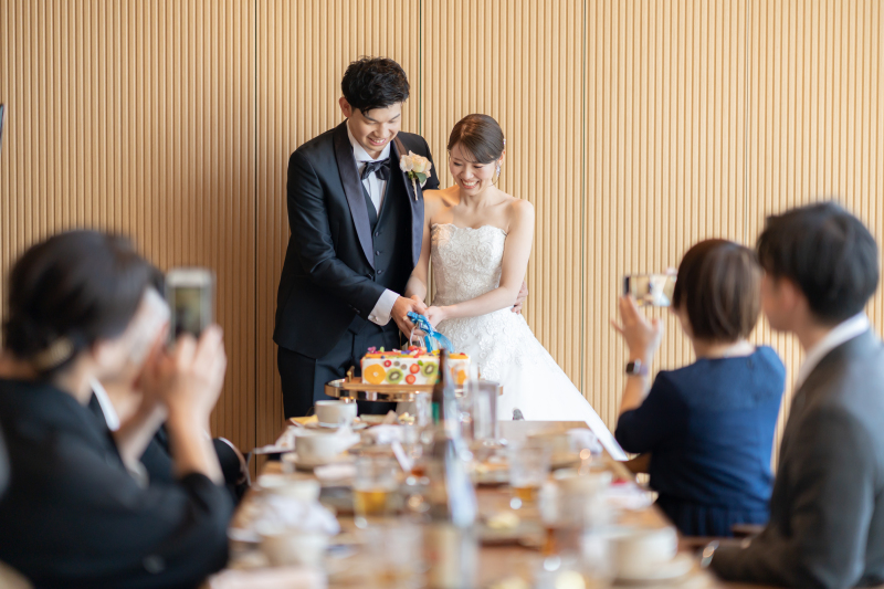 セレモニーの後はご家族とアットホームな会食会*