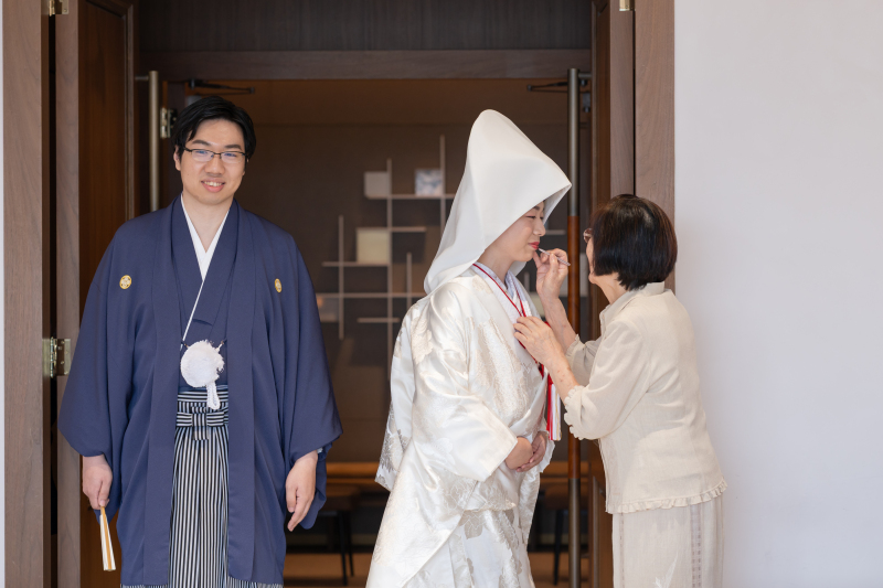 お母様による「紅差しの儀」