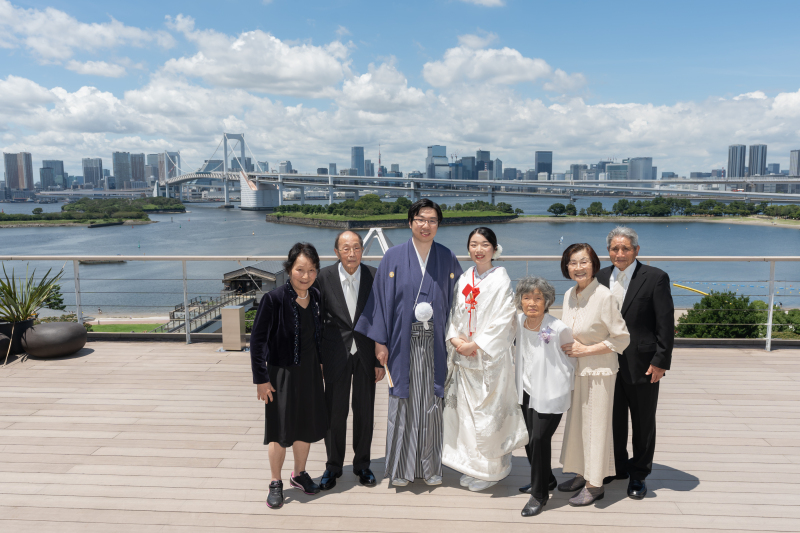 晴天の中、テラスにて撮影を行いました