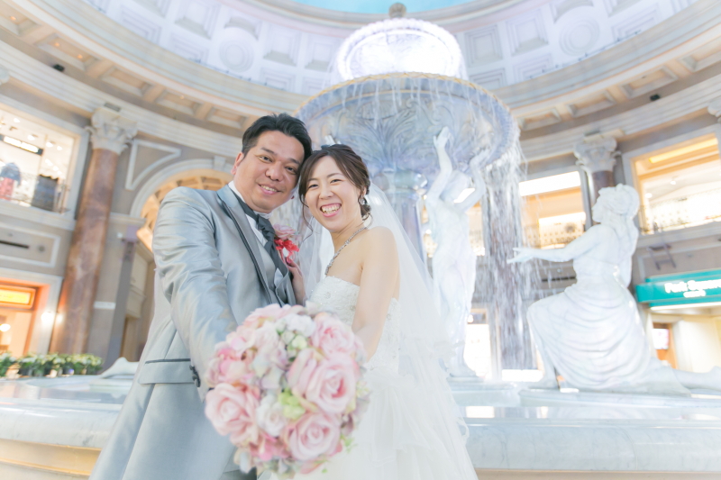 噴水をバックに満面の笑みで★