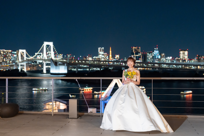 夜景をバックに！