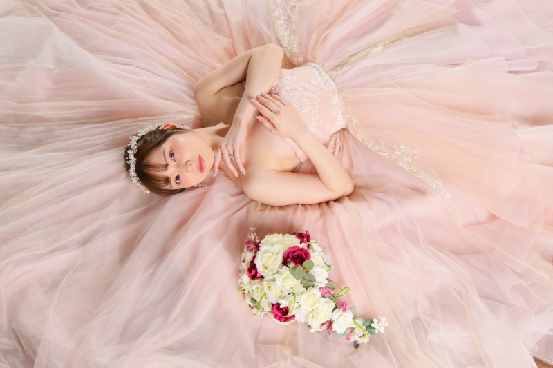 基本料50%オフ|衣装3着よくばりプラン|150データ&アルバム付き&スタジオ使用料込み☆