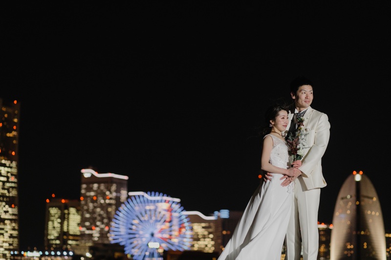 見つめる向こうには