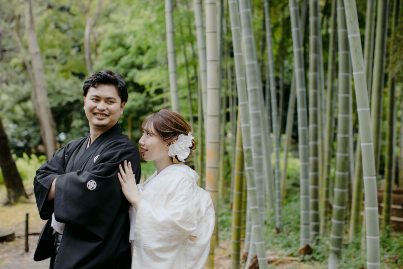 竹林を背景に＊