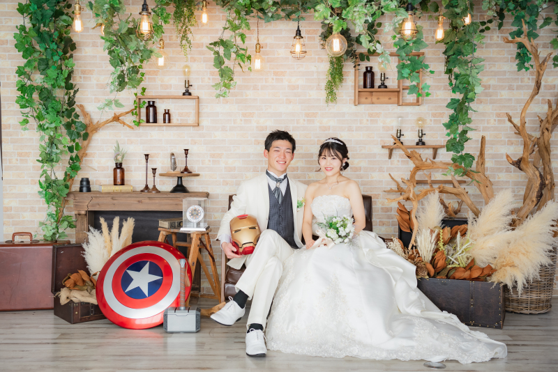 ソファーに腰をおろして