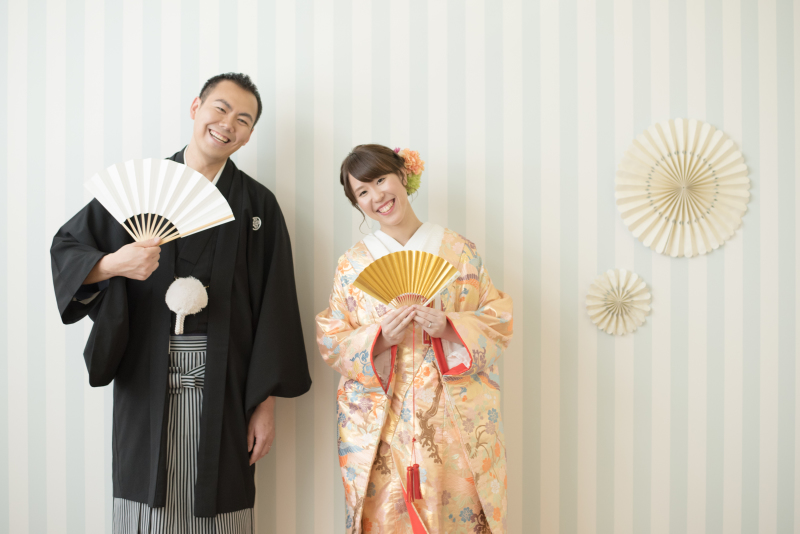 ストライプをバックに！