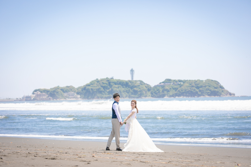 江ノ島をバックに♪