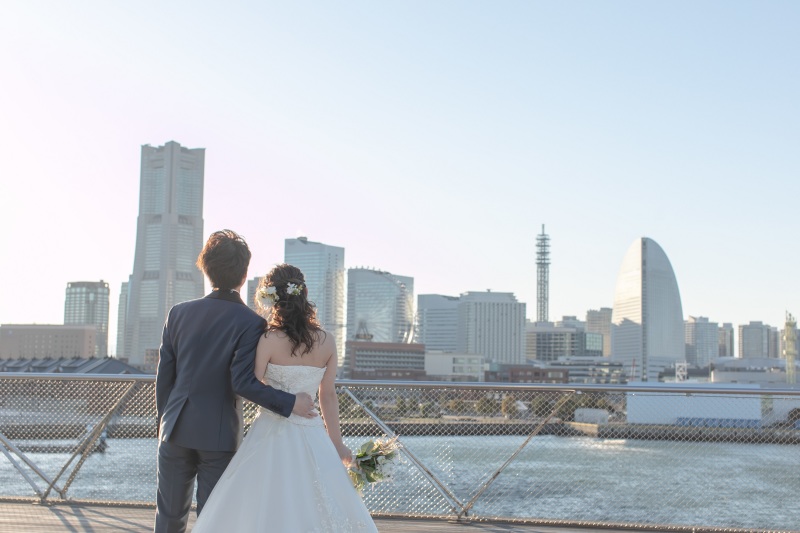 見つめる向こうには