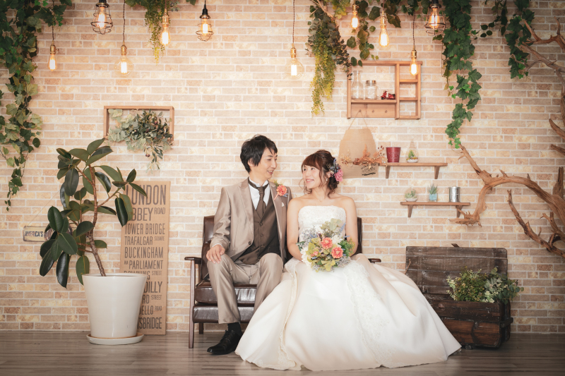 隣り合って、、